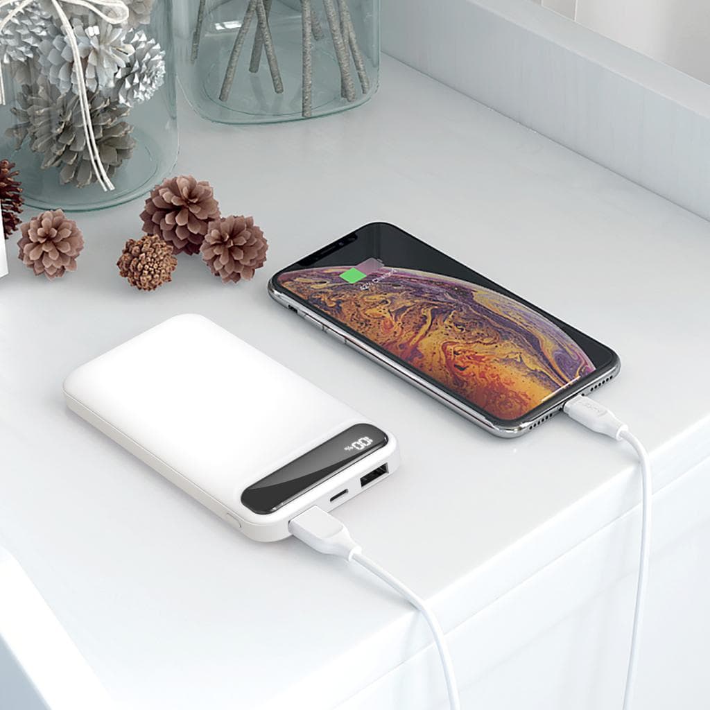 מטען נייד עם צג XO PR135 10,000mAh לבן