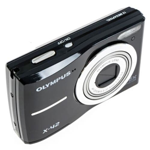 מצלמה דיגיטלית קומפקטית Olympus X42 אולימפוס