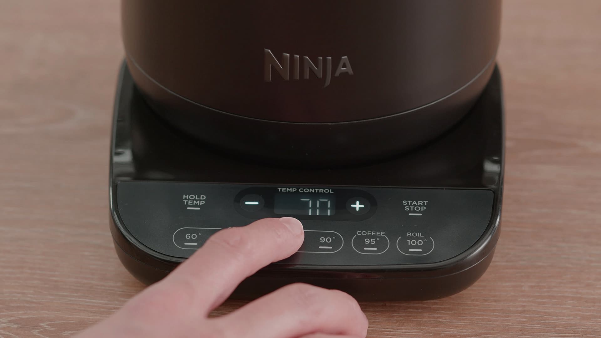 ‏קומקום חשמלי Ninja KT200 ‏1.7 ‏ליטר נינג'ה (צבע שחור)