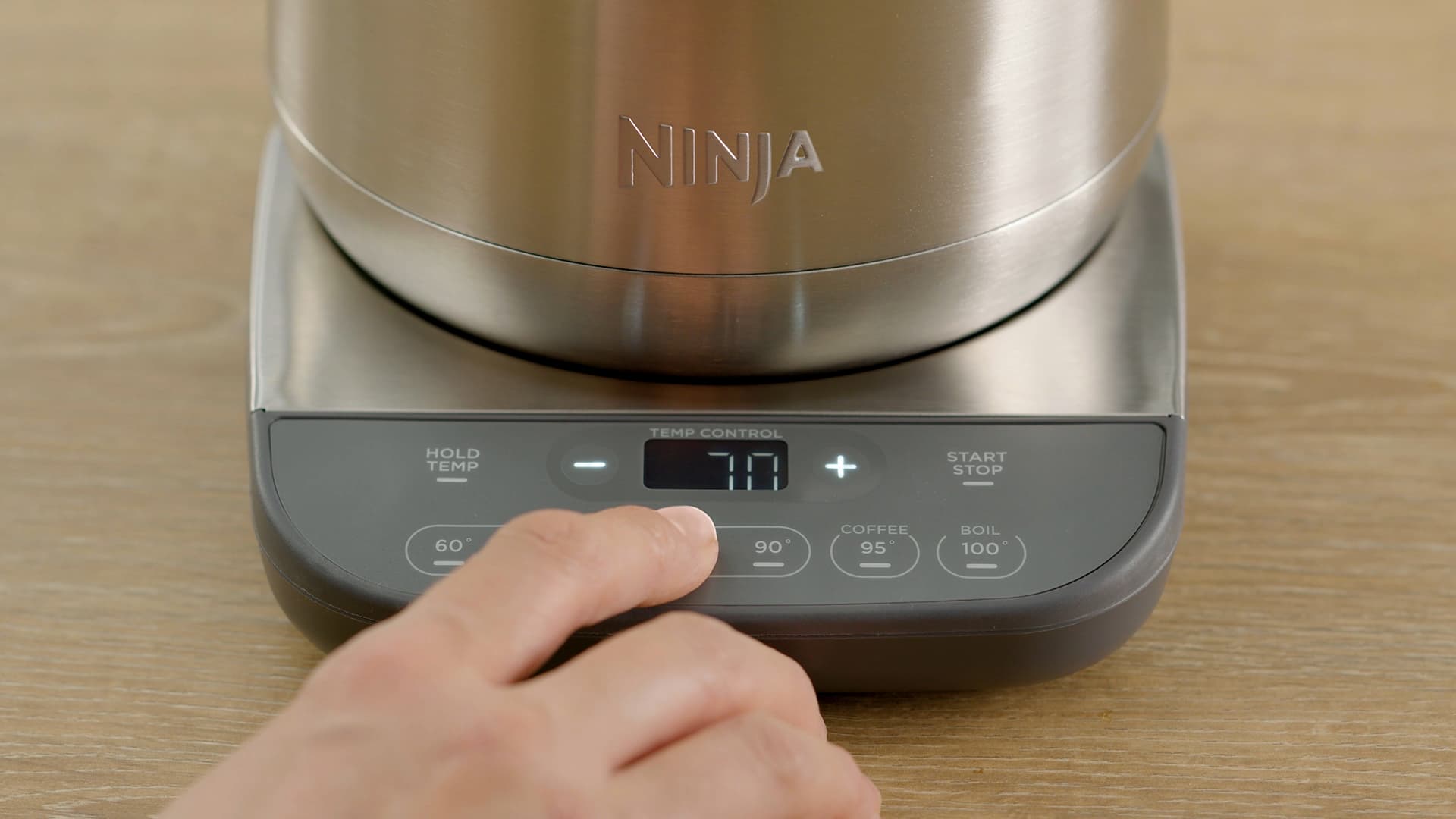 ‏קומקום חשמלי Ninja KT201 ‏1.7 ‏ליטר נינג'ה (צבע כסוף)
