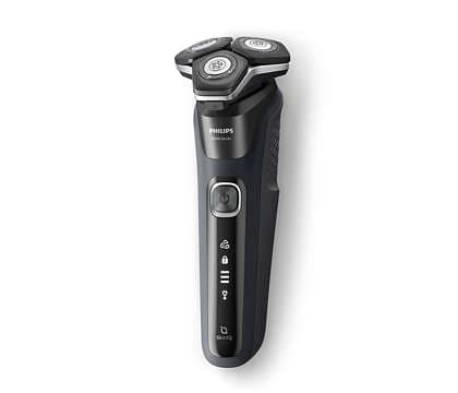 מכונת גילוח Philips Series 5000 S5898/17 על רקע לבן באלכסון