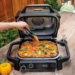 גריל מנגל חשמלי ומעשנת נינג'ה Ninja WoodFire OG701 2400W