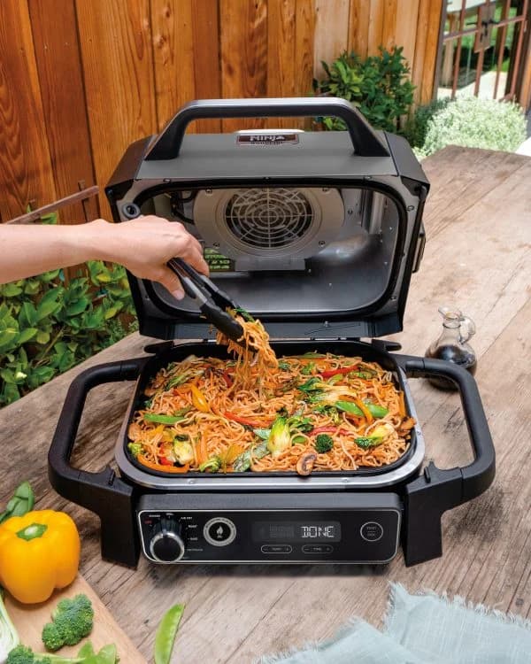 גריל מנגל חשמלי ומעשנת נינג'ה Ninja WoodFire OG701 2400W
