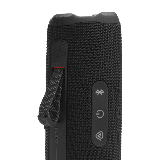 JBL Flip 7 שחור – מבט מהצד על עיצוב קומפקטי