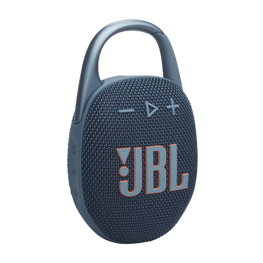 רמקול JBL Clip 5 עם קליפס תלייה מובנה - תמונה של רמקול JBL Clip 5 עם קליפס תלייה מחובר.